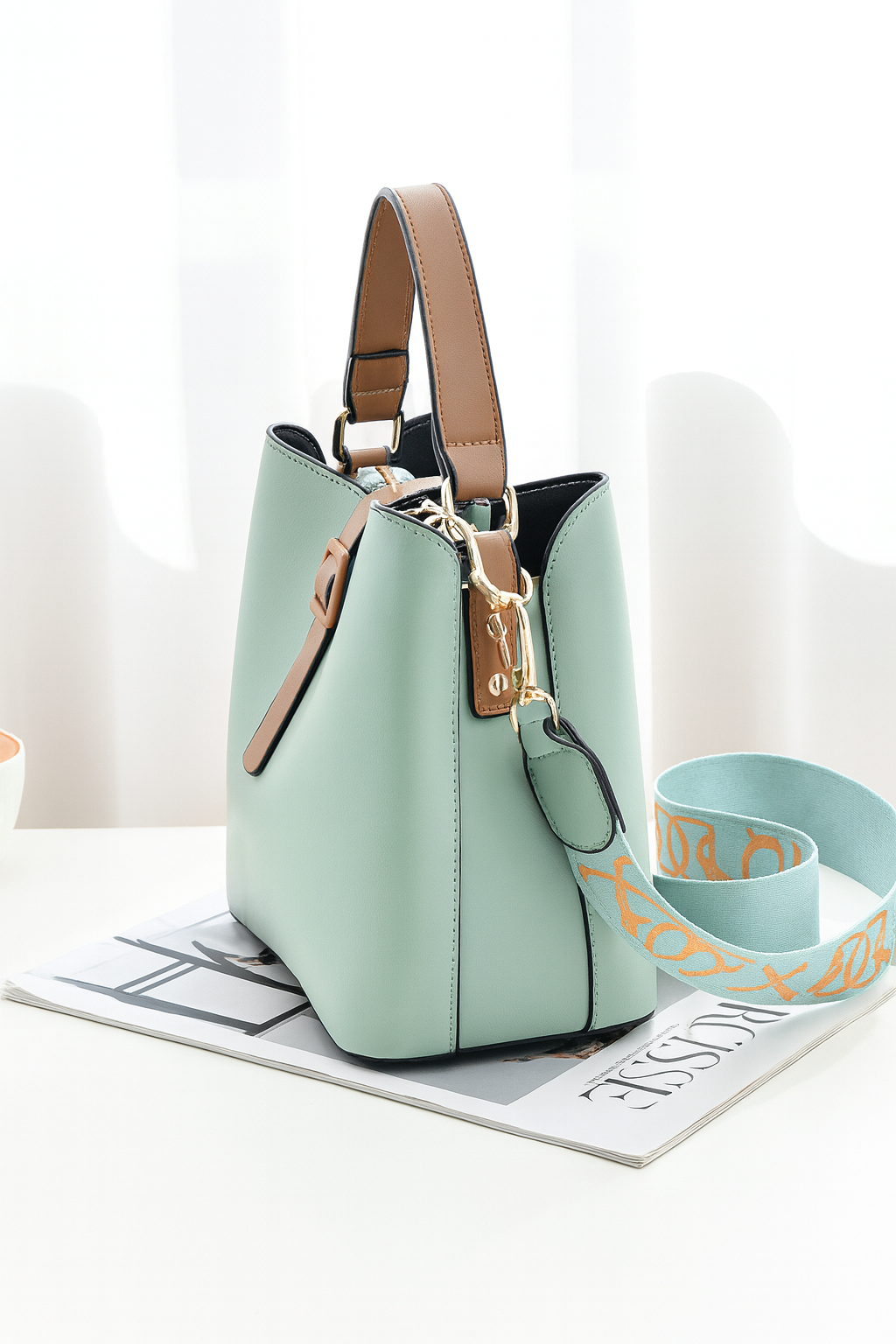 livoree City Charm Bucket