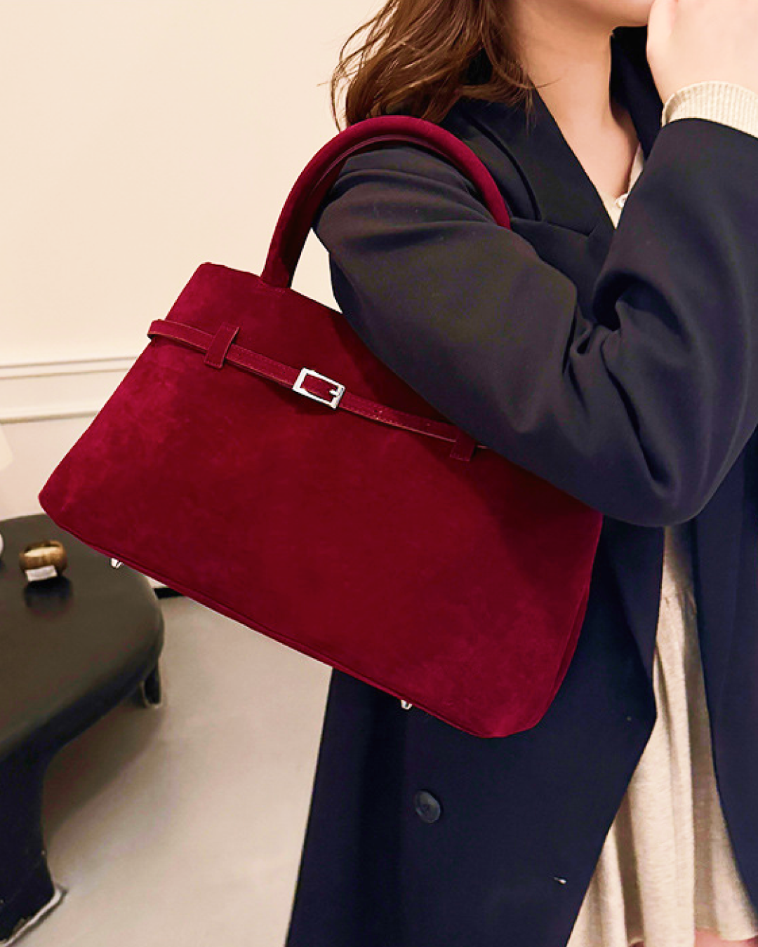 Retro Suede Handbag – Timeless Elegance, Everyday Functionality