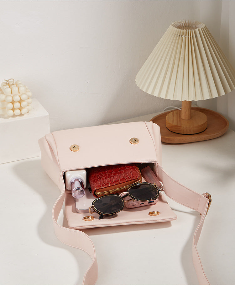 Soft Curve Shoulder Bag – Minimal Design, Everyday Elegance