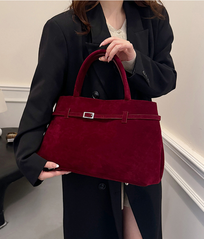 Retro Suede Handbag – Timeless Elegance, Everyday Functionality