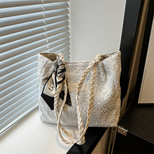 Daisy Charm Tote
